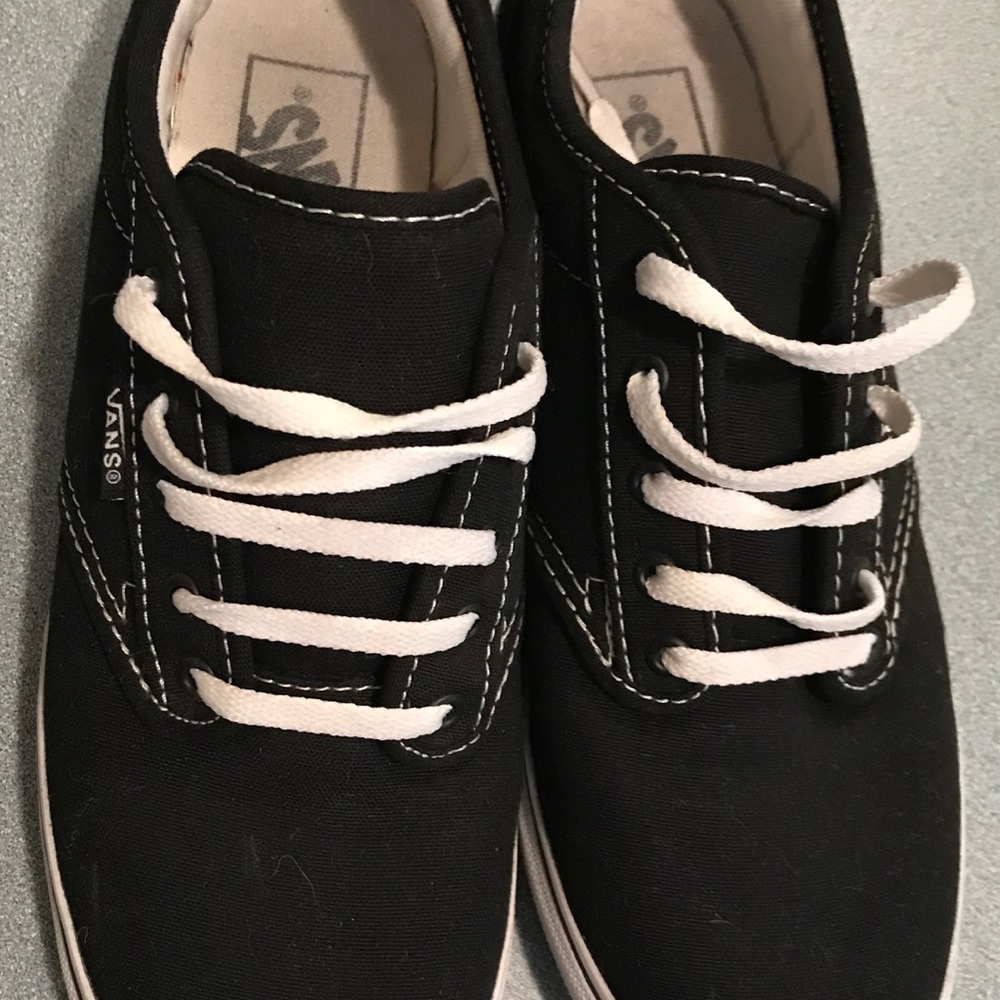Vans - Picture 2 of 4